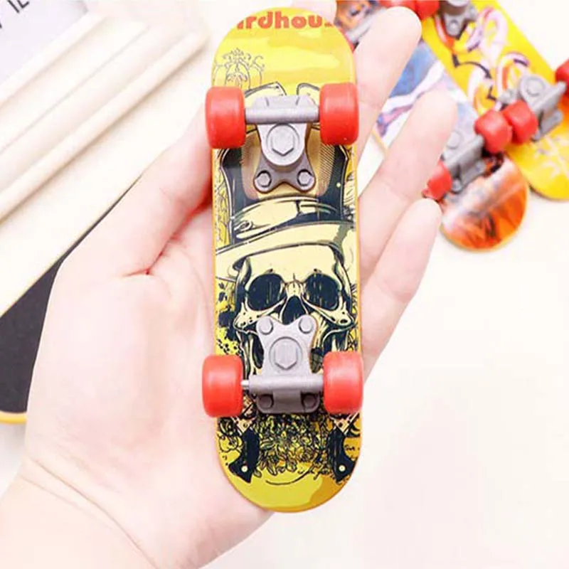 Оптовая продажа OEM custom maple мини-гриф скейтборд гриф с грузовиком и колесами