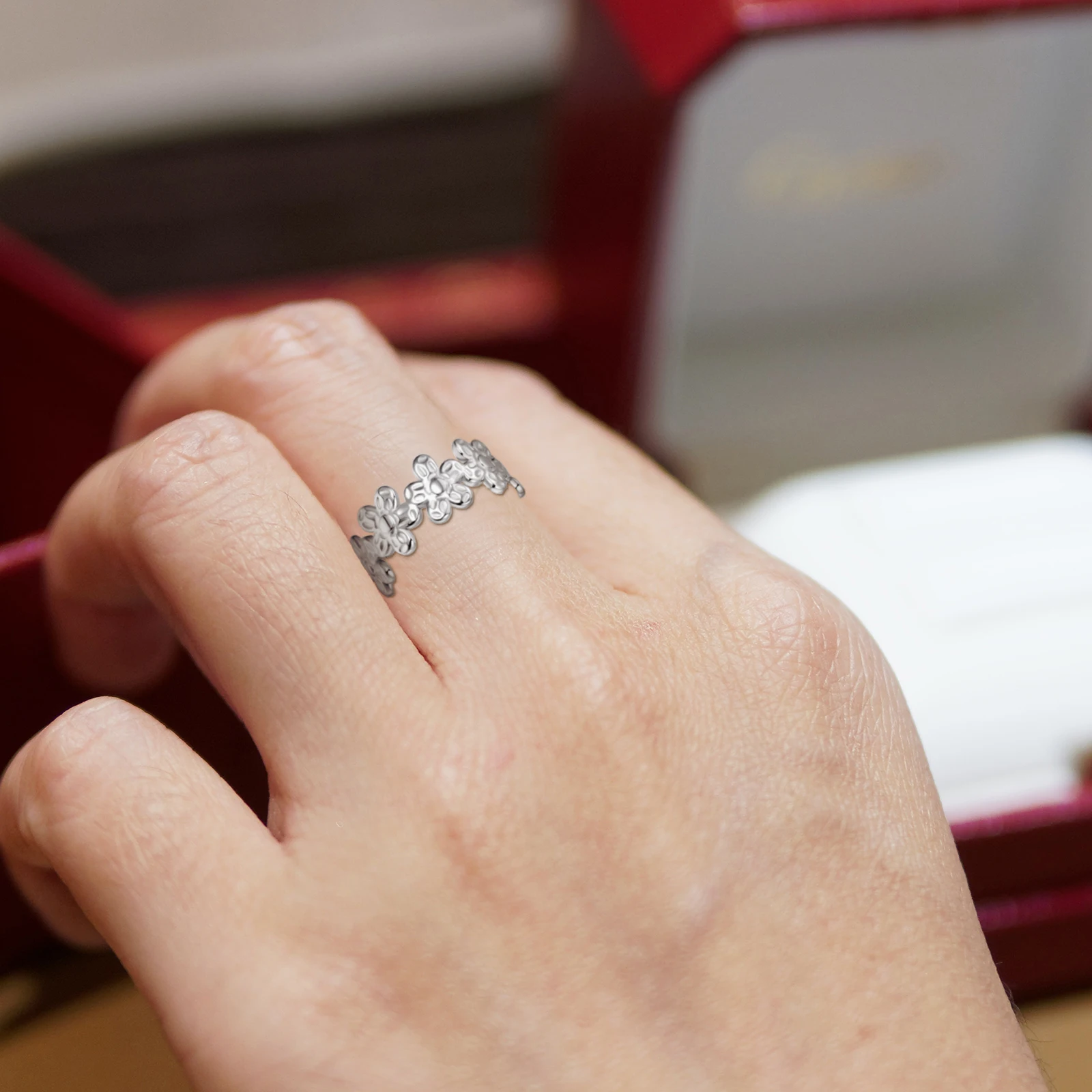  2021 Ins hot sale platinum plated stainless steel petal flower adjustable opening ring for