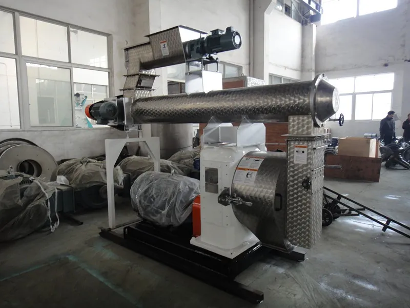 Rongda supplier Hot selling animal feed granulator/Food Making Machine Production Line