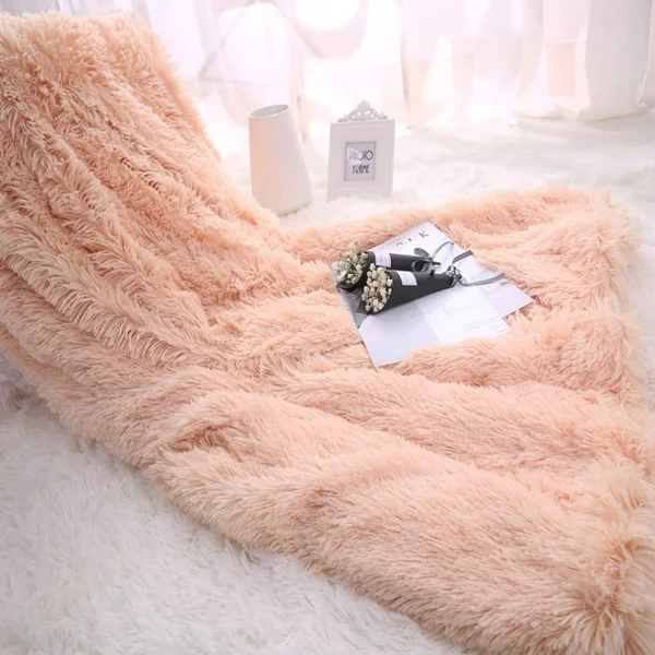 Luxury Wholesale plain super soft faux fur blanket throw in China