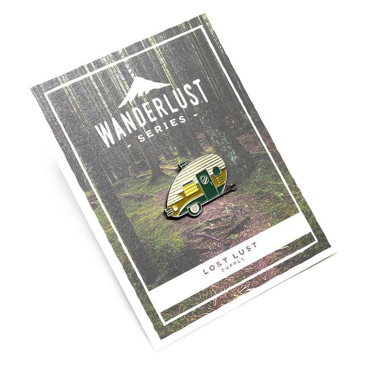 Булавки поставщик аниме значок брошь Блестящий отворот штифт производитель Жесткий Мягкий пользовательский эмалированный штифт