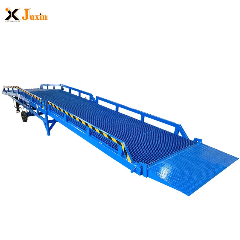 Mobile boarding bridge warehouse container loading and unloading platform 10 tons hydraulic traction boarding bridge