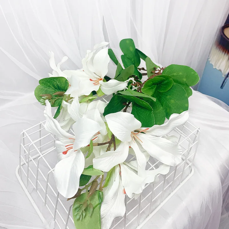 Wholesale Silk Artificial Flowers Wedding Flower Bouquet Bauhinia Flower Redbud White Lily For Decoration