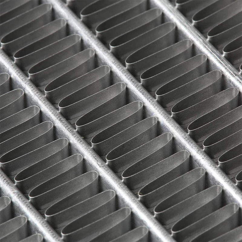 Wholesale Car Radiator For SAIC MAXUS|Strong heat dissipation, fast heat reduction|Auto Body Parts SAIC MAXUS