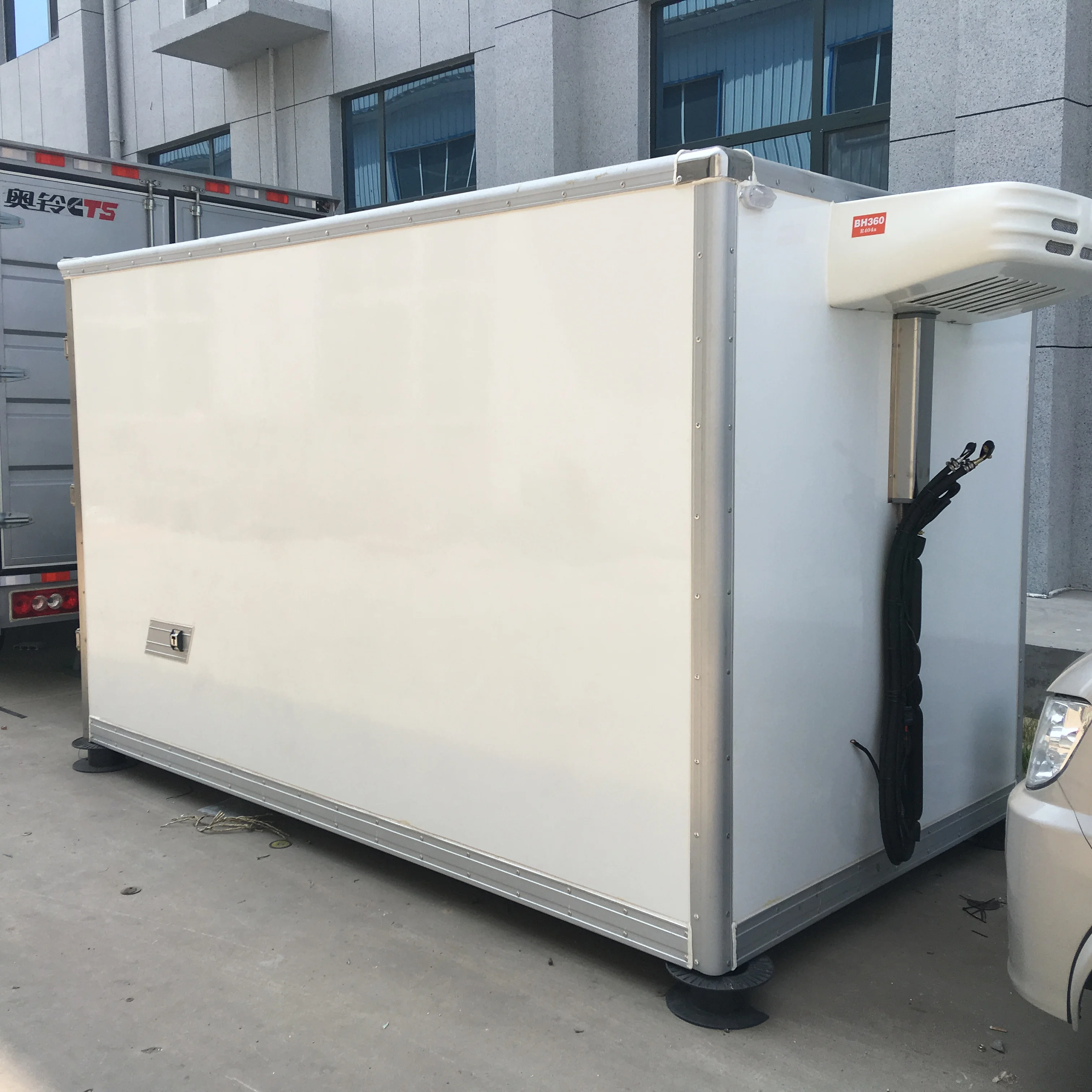 New 5 Ton Refrigerated Truck Body with Panels Jac Dongfeng Model Truck Box Refrigeration Units Price