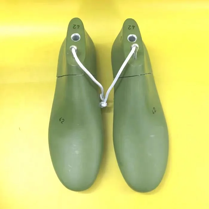 Man round toe sneakers plastic shoe lasts