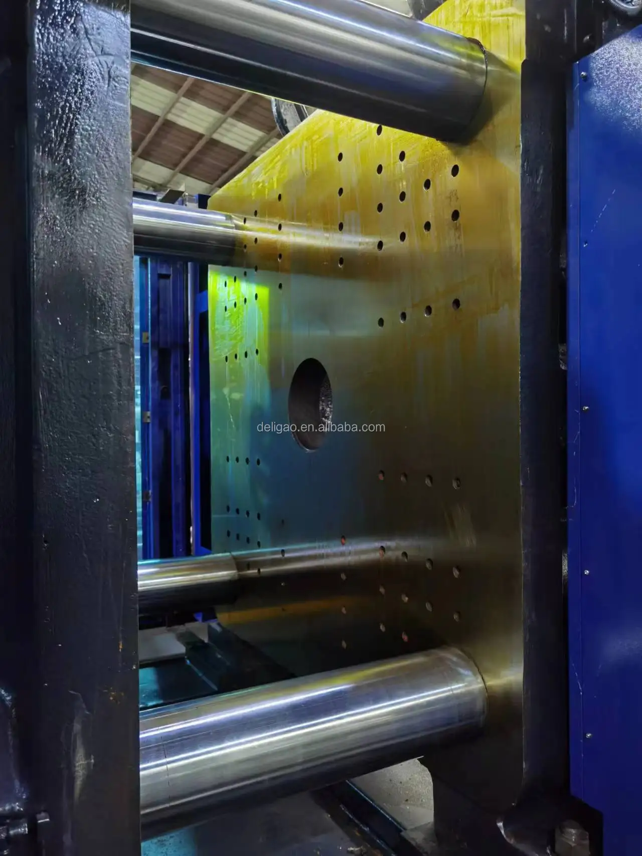 sell 530 ton used injection molding machine second-h haitian injection molding machine   plastic crate injection molding machine