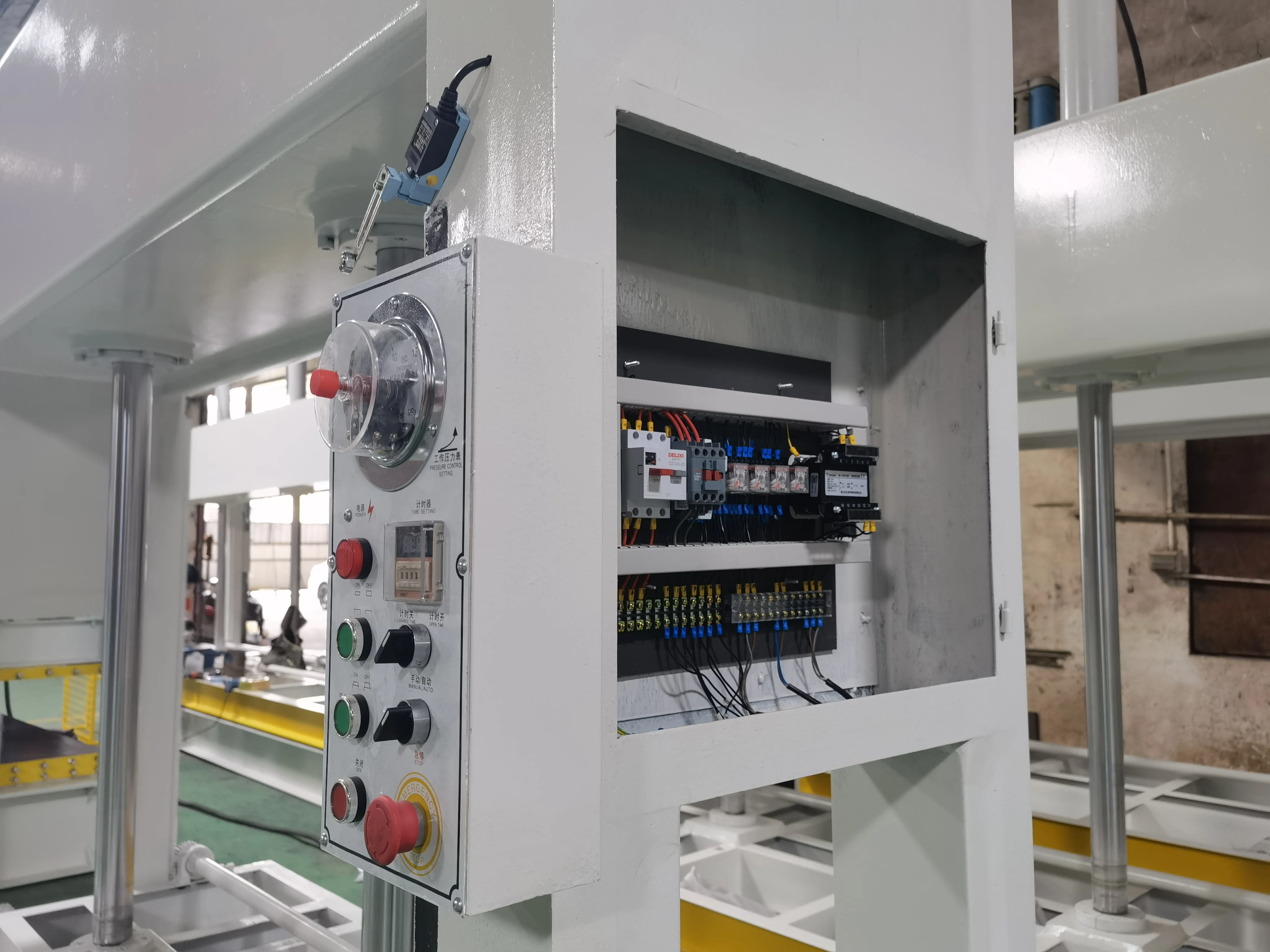 Factory Direct 50T Cold Press Machine Woodworking Press Hydraulic MDF Chipboard Lamination Cold Press Machine