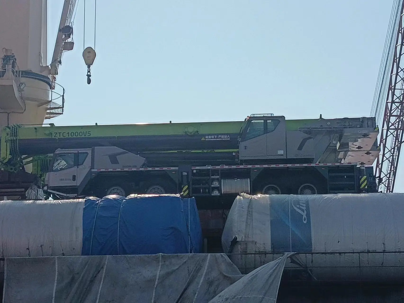 Offical Factory Low Price 100 Ton Mobile Truck Crane ZTC1000V Telescopic Boom Crane Truck