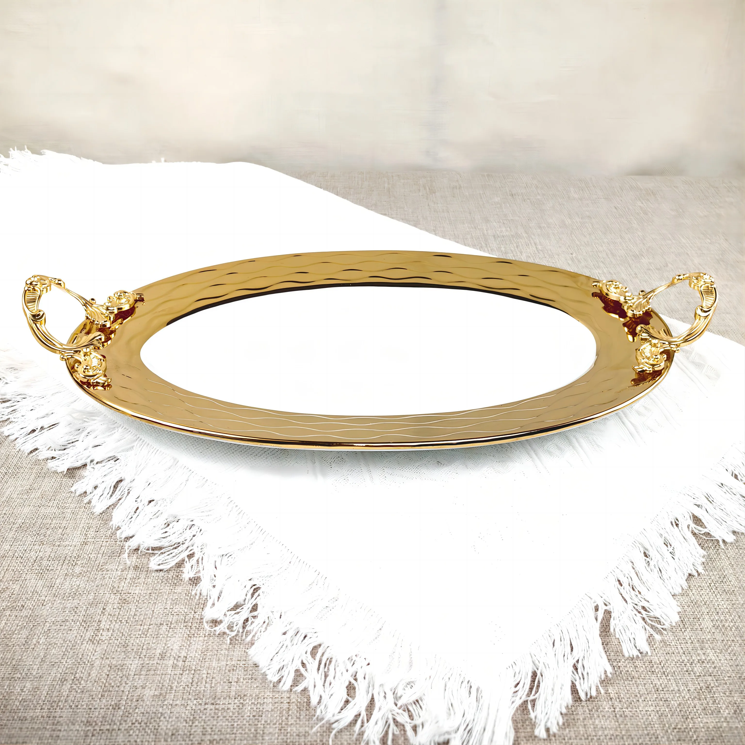 Custom factory wholesale high quality banquet luxury binaural prismatic design gold border dessert cake ceramic plate