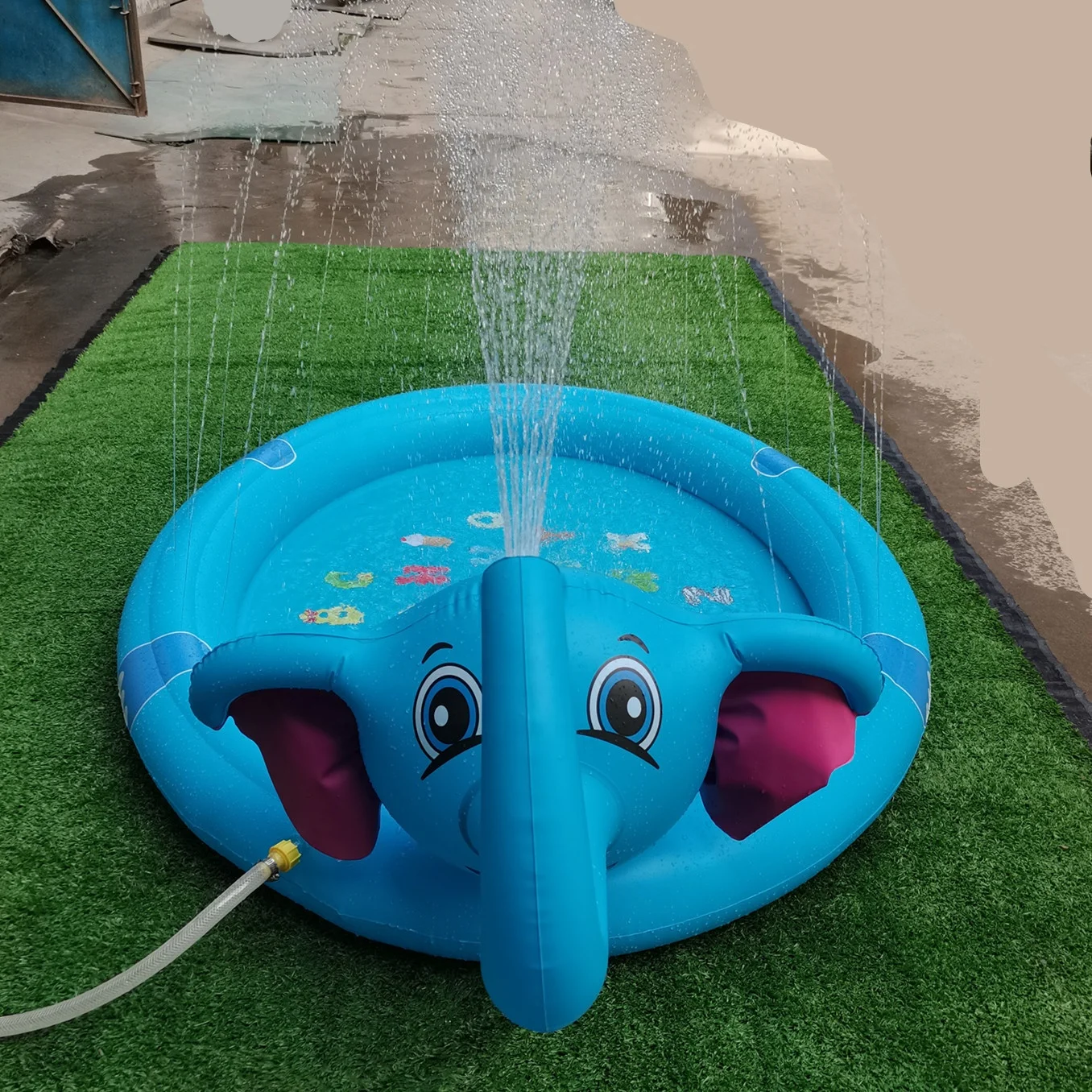 factory stock summer hot new style top quality letter printing blue huge lovely inflatable elephant water sprinkler pool for kid