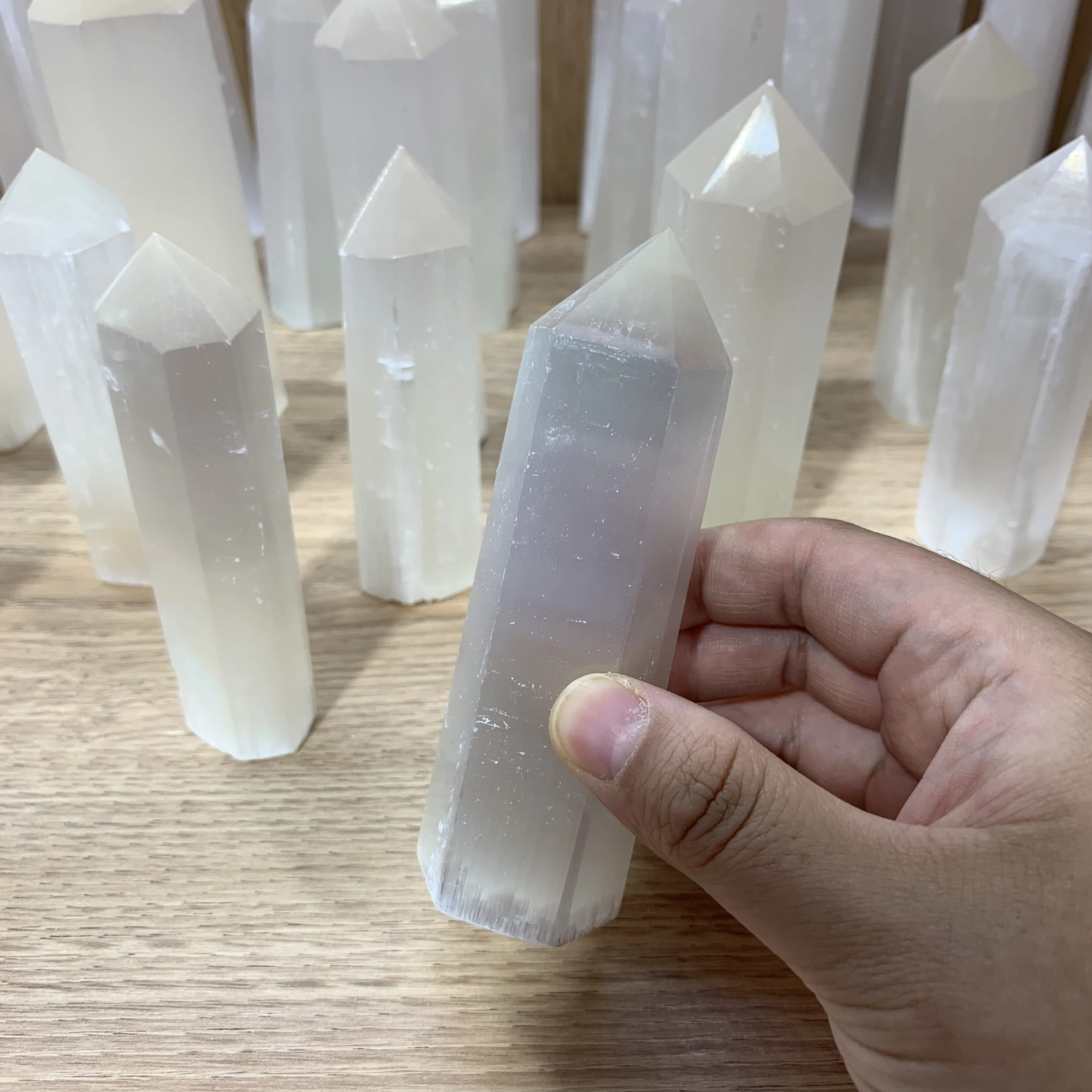 Wholesale Natural Gemstone Wands Quartz Crystal Points Flesh Selenite Tower For Fengshui Decoration rock crystal obelisks