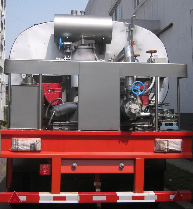 Top Brand High Quality Factory Price 2/3 Axles Liquid Heated Tank Transport Tuck Alphalt Bitumen Tanker