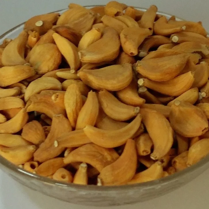 
Premium Quality Dehydrated Garlic Flakes of Manufacturer & Exporters 