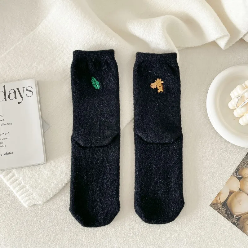 2025 Winter Warm Socks Kawaii Cartoon Animal Dog Bone Cat Fish Rabbit Carrot Giraffe Leaf Embroidery Funny Women Fluffy Socks