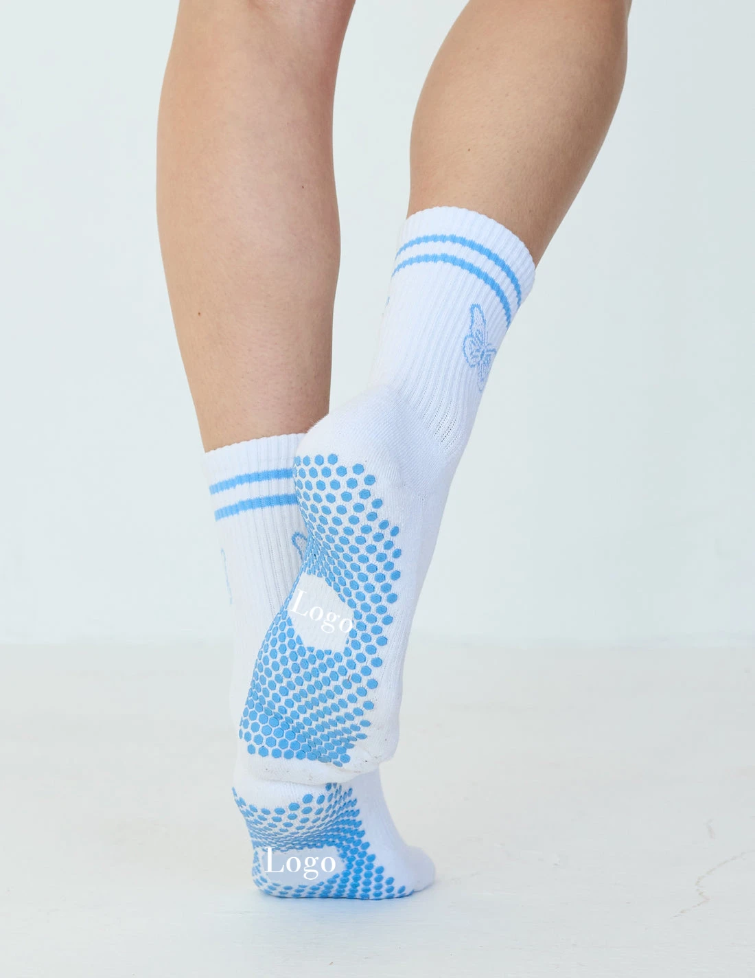 Носки для пилатеса с синей бабочкой