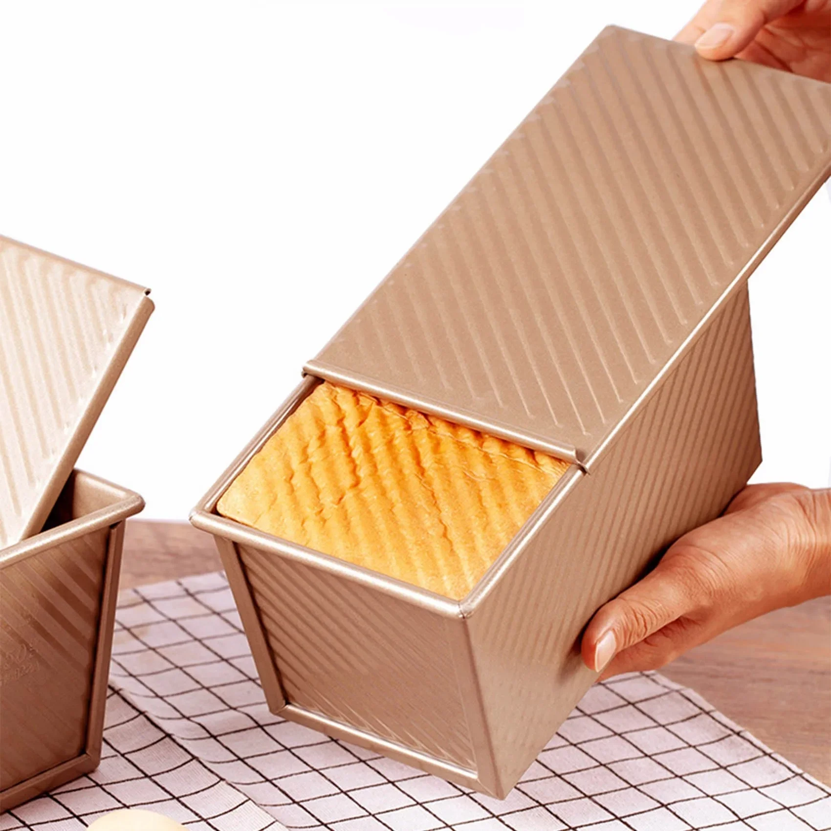 Non-stick Bakeware Heavy Duty Carbon Steel  Corrugated Pullman Loaf Bread Pan Bread Toast Box Mold with Cover kitchen Tools