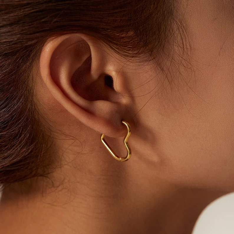 LQ Fashion Dainty Minimalist 18K Gold Plated Love Heart Earrings Waterproof Stainless Steel Heart Hoop Earrings for Women