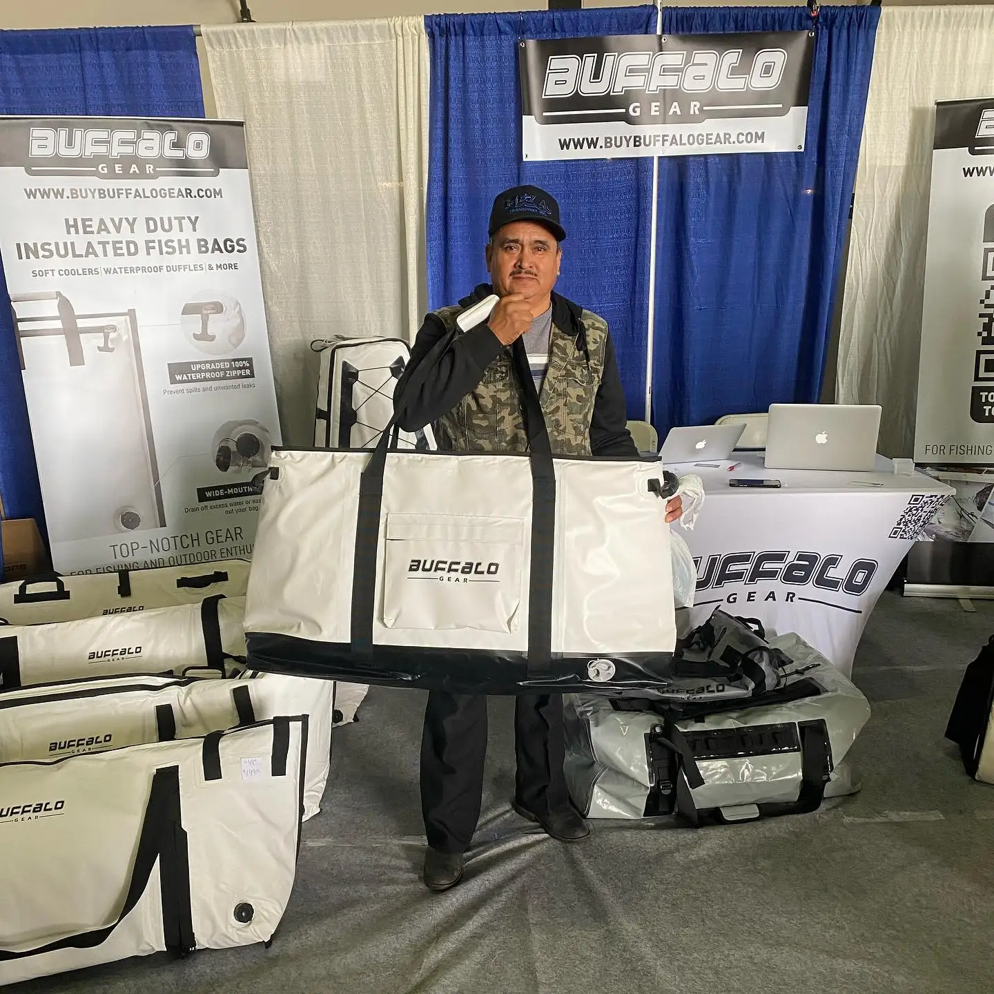 Buffalo Gear pescaria fishing stuff equipment 40*18in thermal insulation beach Fish Cooler Bag fishing gear and accessories