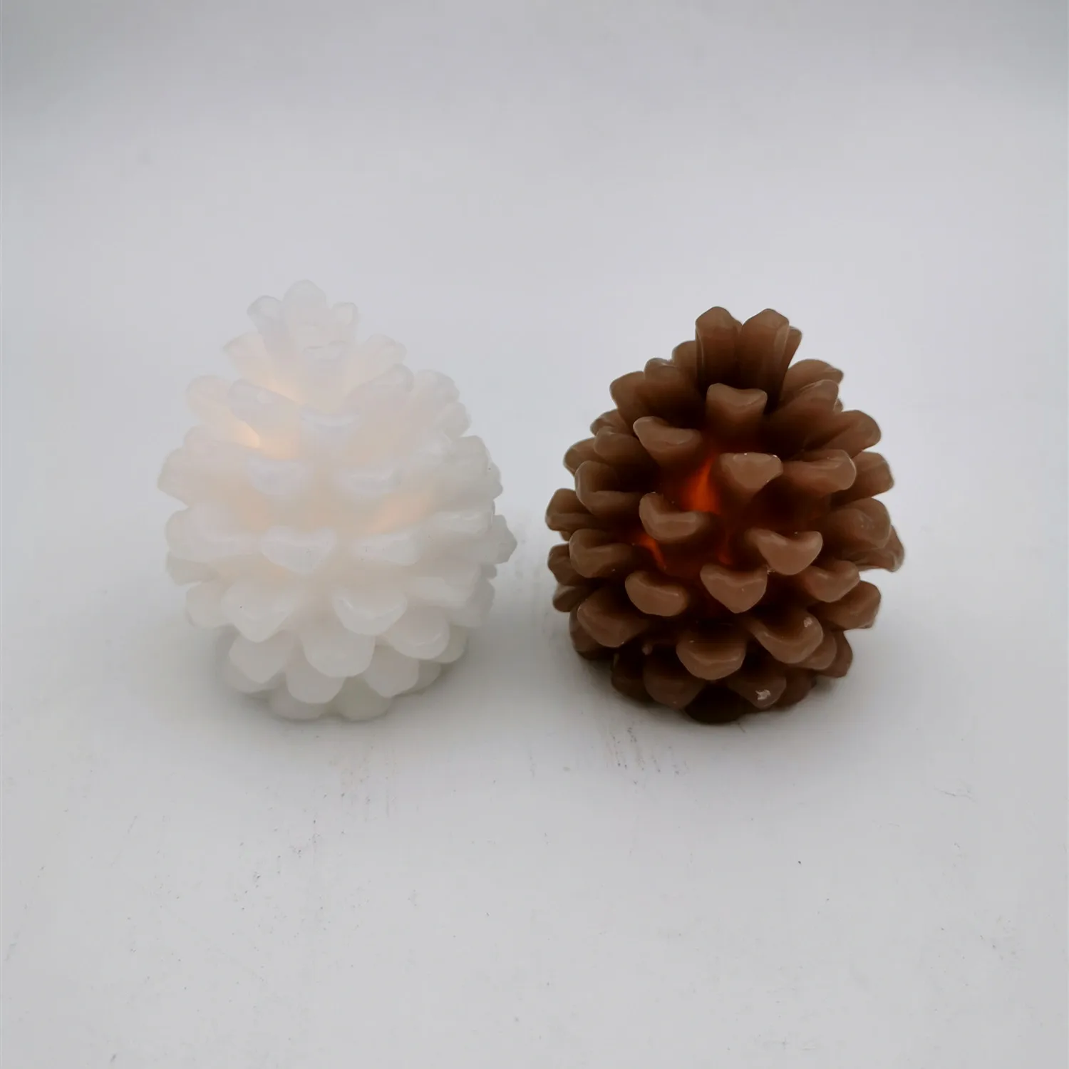 White Battery Operated LED Flameless  Lighted Flickering Pine Cone  Candle  ues for Christmas