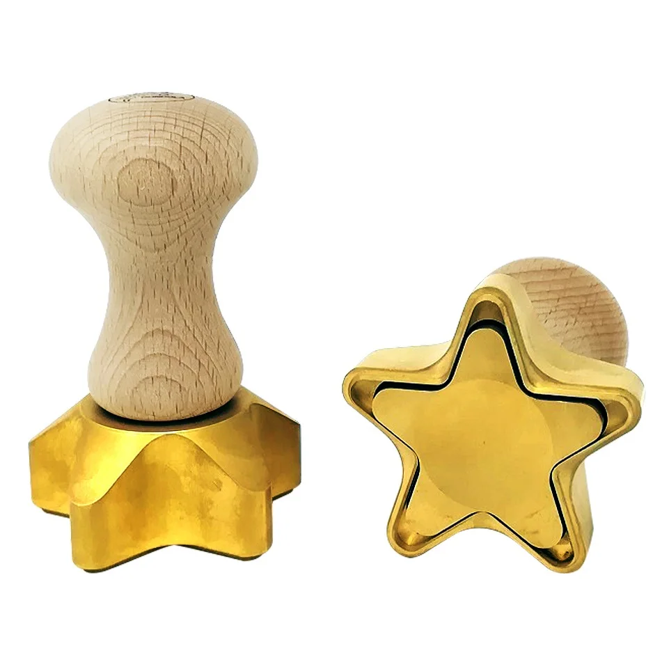 
star shaped ravioli stamp in brass diam 65mm 