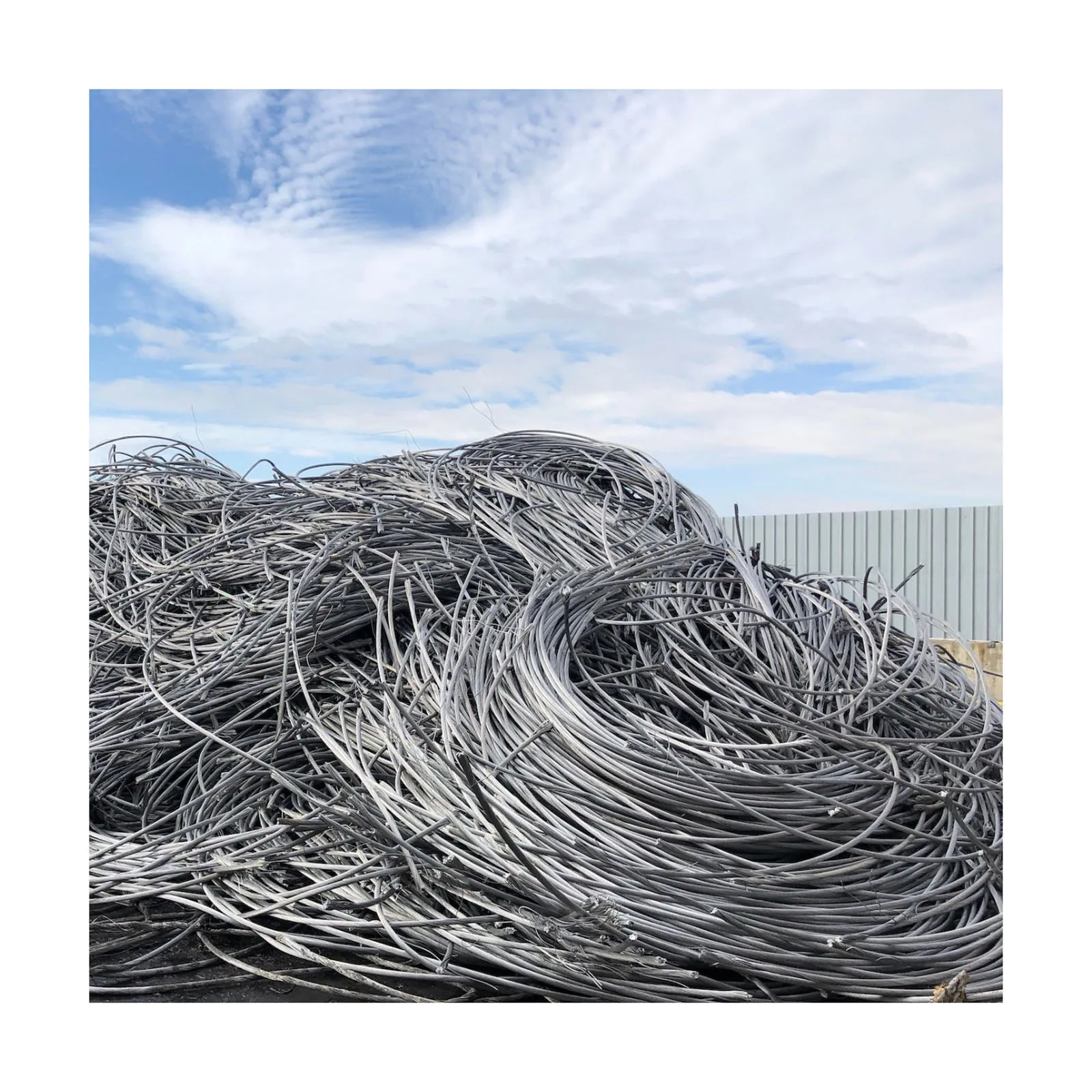 Малайзия, высококачественный промышленный класс, самая дешевая экспортная цена, использованный алюминиевый проволочный лом, практичное и эффективное сырье