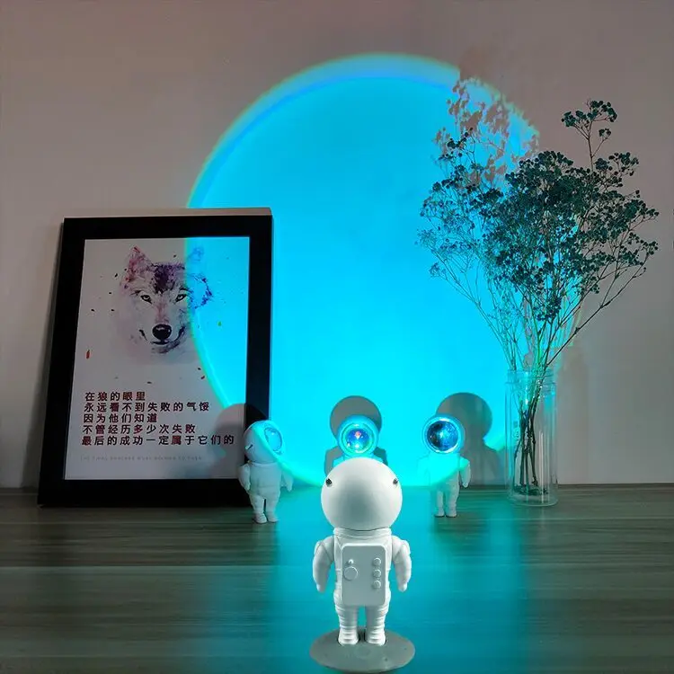 New Design LED Sunset Mini Robot Lamp 360 Degree Astronaut Night Light Sunset Projection LED Table Lamp
