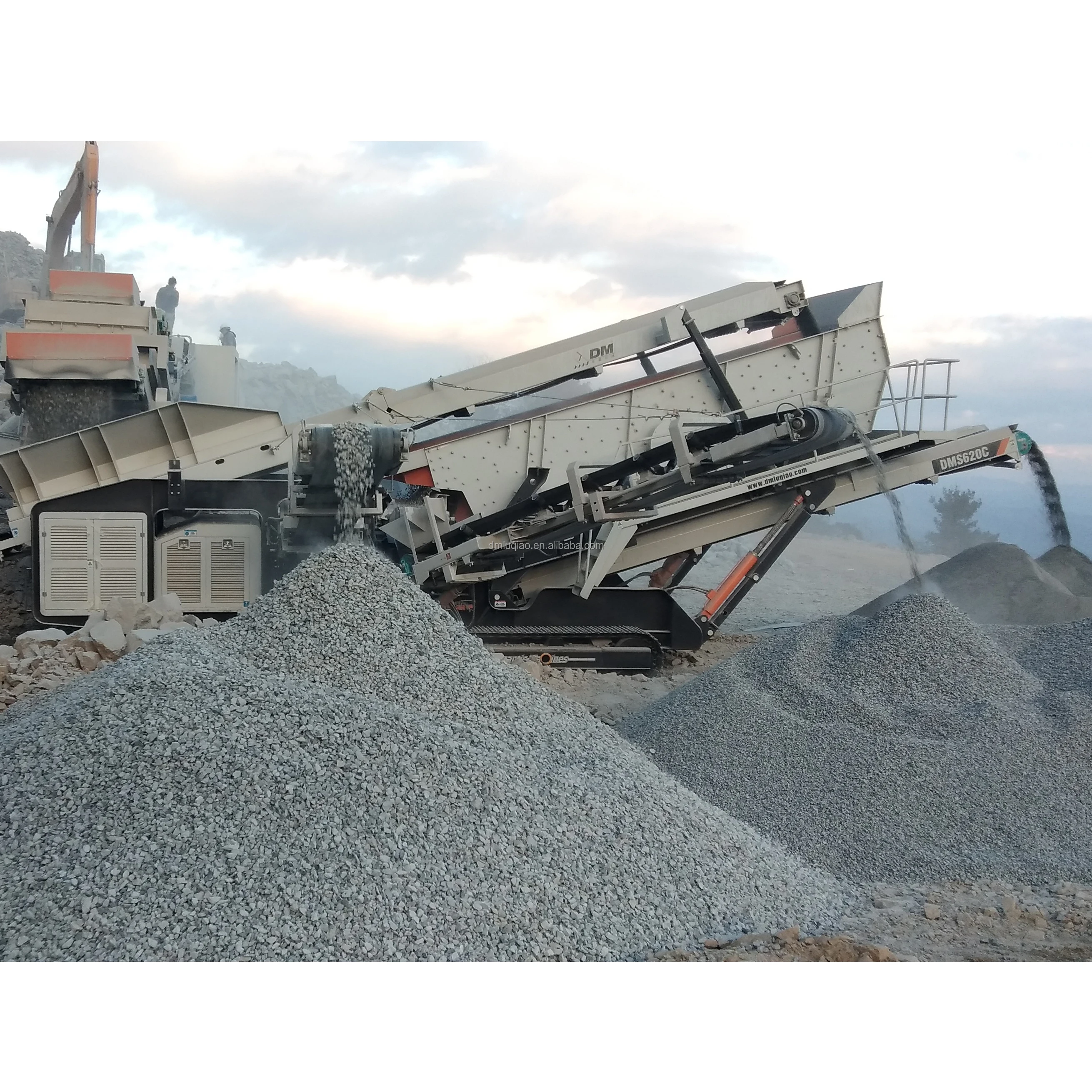 Best Price Hard Stone Crusher Small and Medium Sized and Fine Crushing Equipment Dongmeng Mobile Crusher