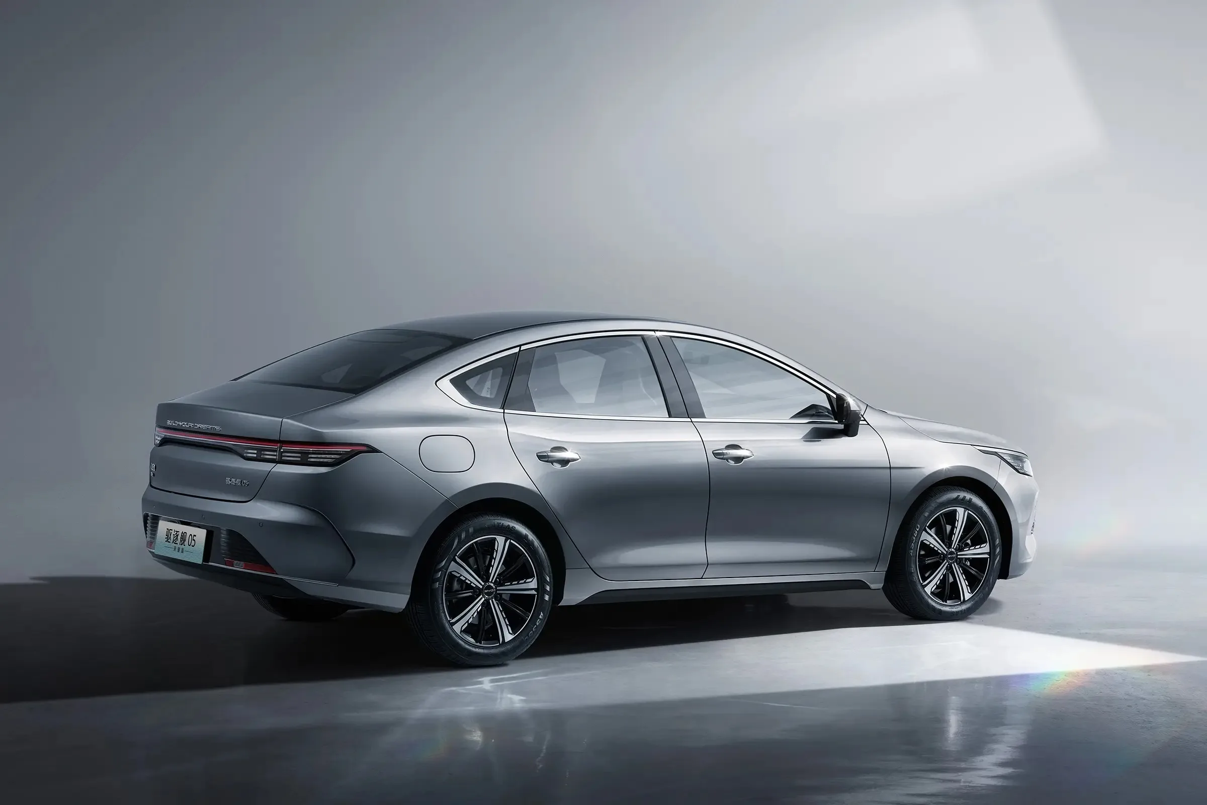 2024 BYD Destroyer 05 DM-i Champion Plug Hybrid Electric Vehicle 55km 120km Automatic Hybrid Sedan Car BYD Destroyer 05