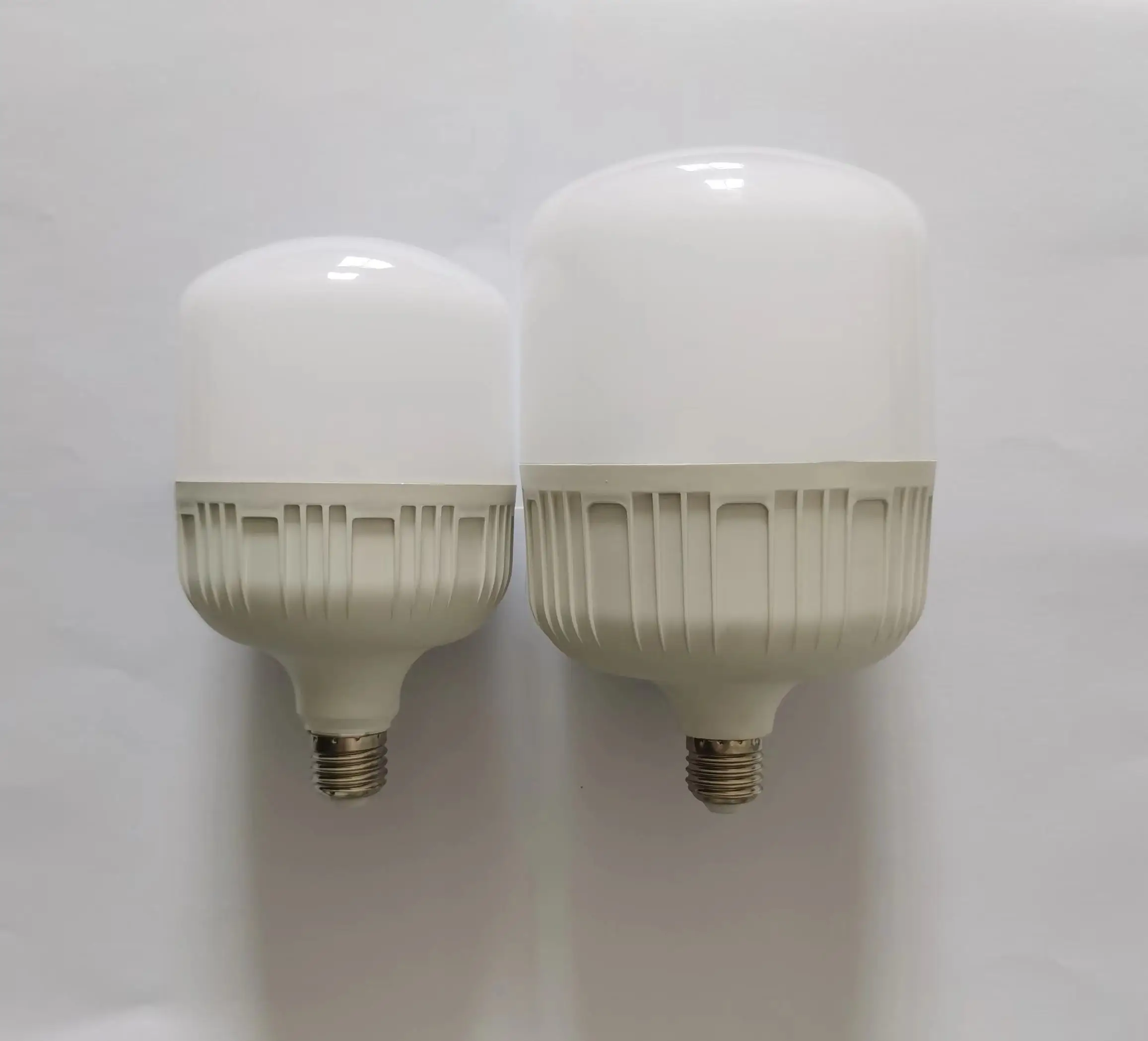 Wholesale custom lighting bulbs 30 W PBTPP cover aluminum LED bulb base indoor and outdoor LED lights