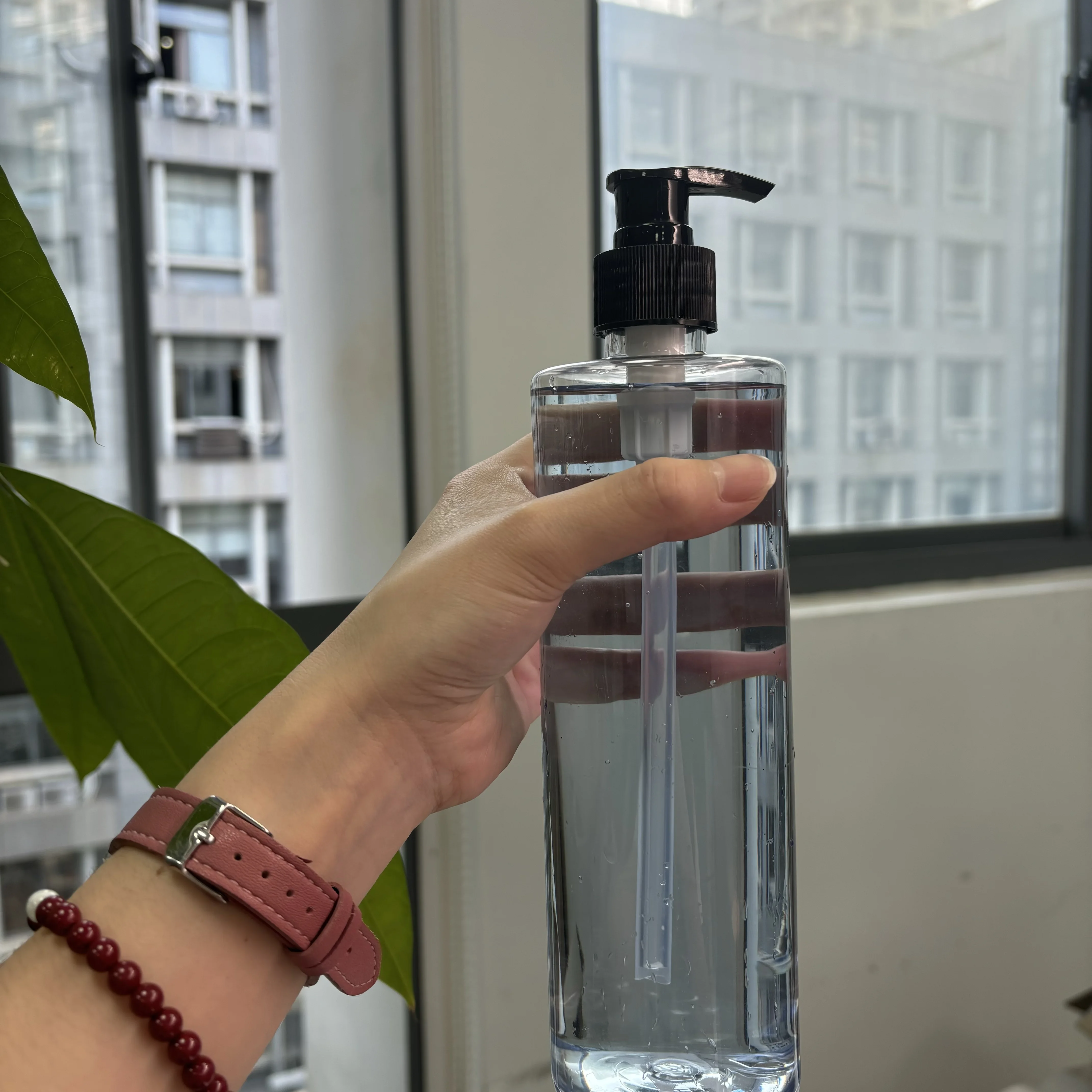 Luxury Pet Plastic 500ml Refillable Shampoo Body Lotion Plastic Bottle with Pump