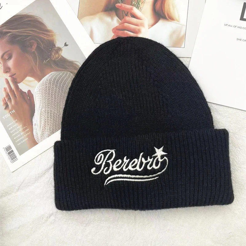 Wholesale New Unisex  Winter Hats For Woman Classic Knitted Winter Beanies For Men Winter Bonnet Warm Skullies