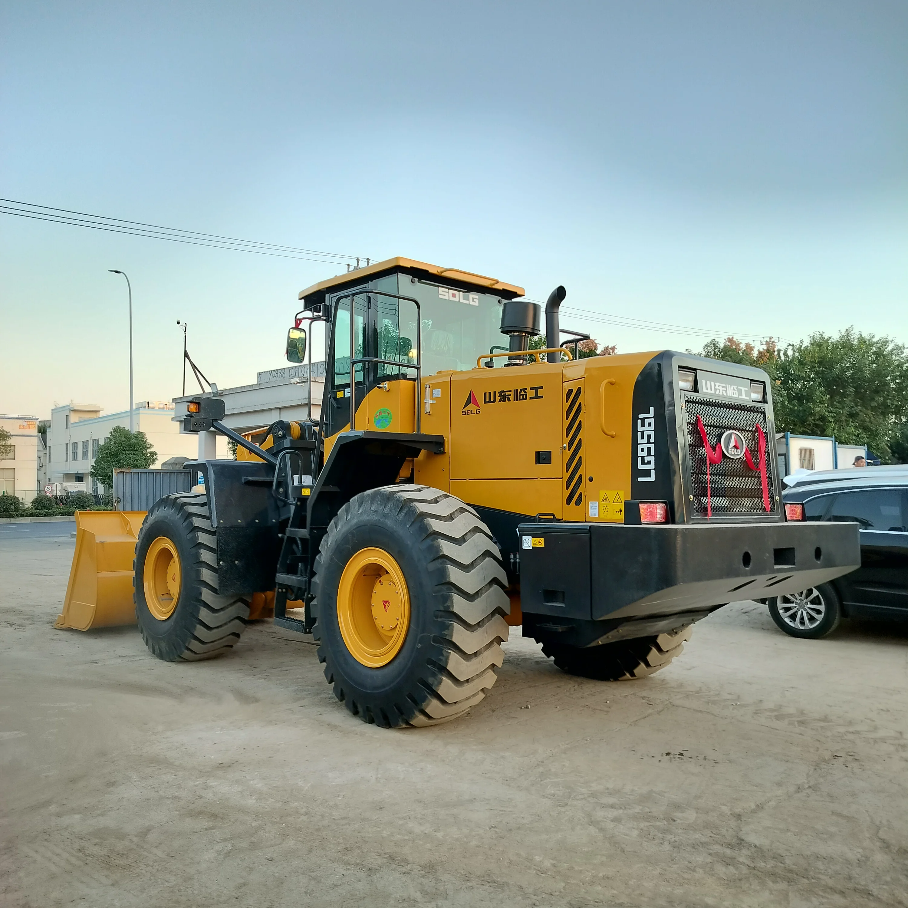Second-hand Chinese Wheel Loader LG953 Low Price, High Quality, Price Concessions Shandong Lingong SDLG LG956L Loader