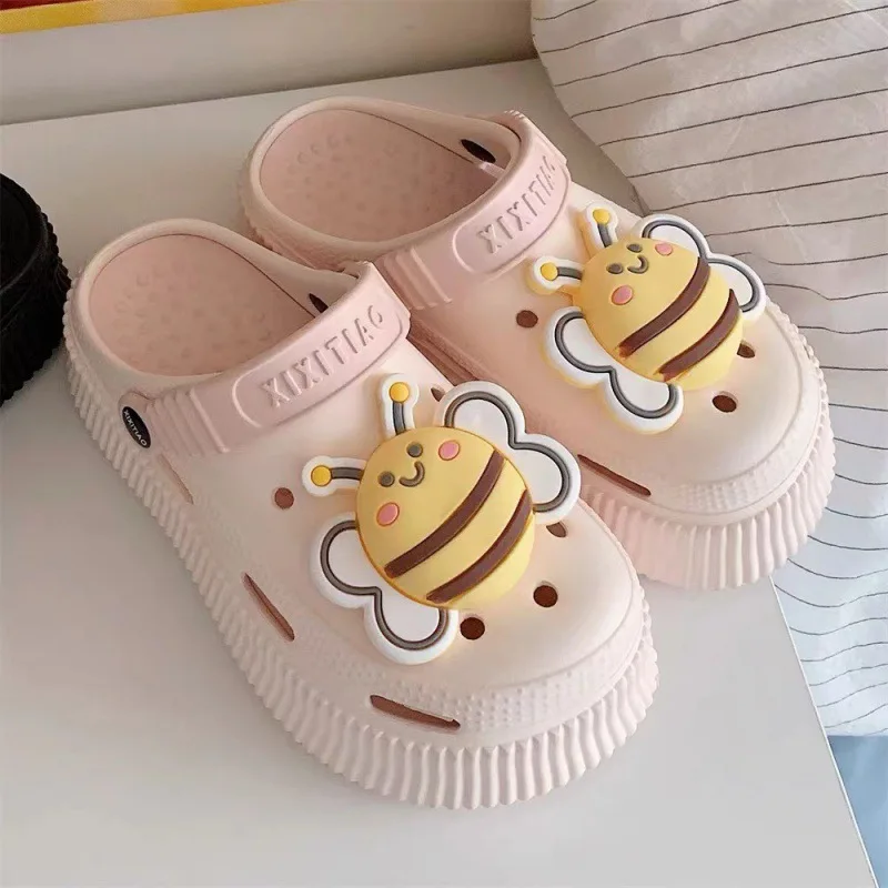 2024 Fashion Charms Clogs New Thick Sole Outdoor Women Slippers High Quality Summer Beach Sandals