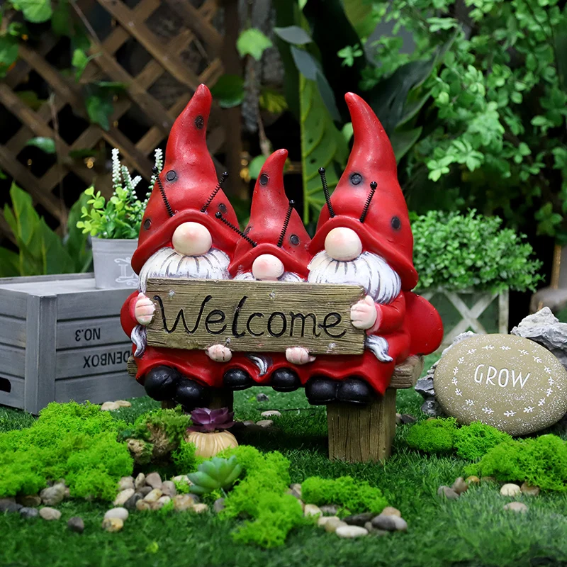 Redeco Hot Sale Led Gnomes Magnesium Oxide Crafts Cute Wholesale Garden Gnomes Magnesium Oxide Crafts