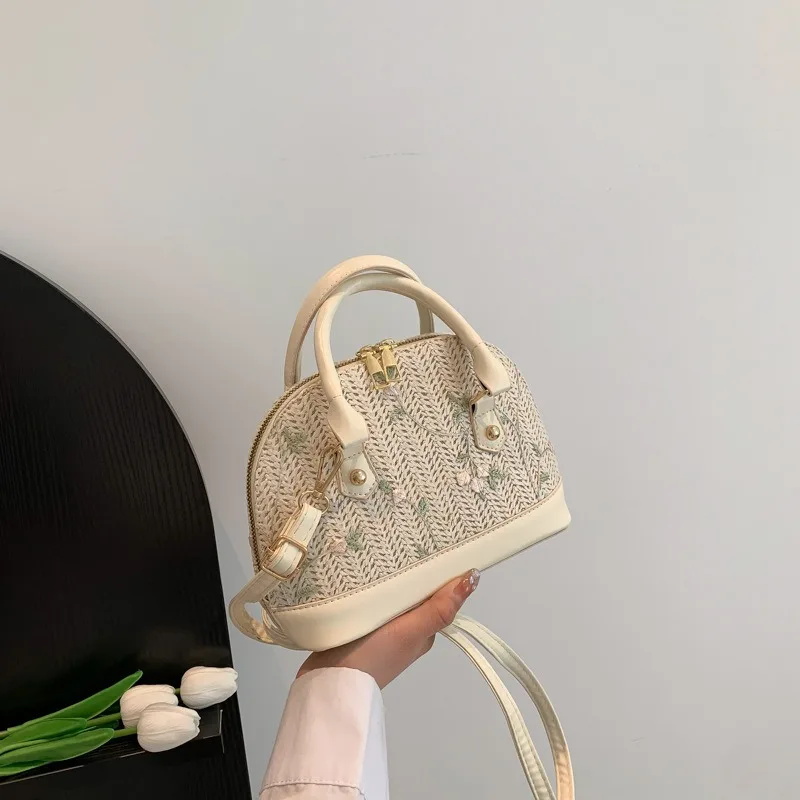 New Trend Portable Women Shell Handbag Casual Wholesale Straw Shoulder Bags Summer Beach Products