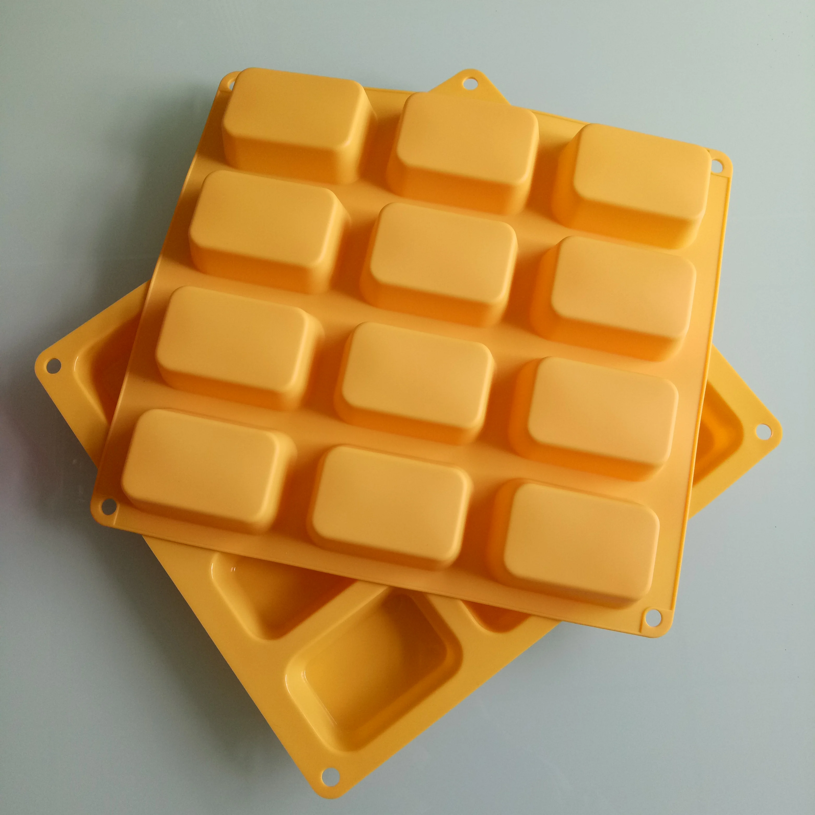 hot sale 12 Cup Mini baking Pan ,microwave oven cake baking tray