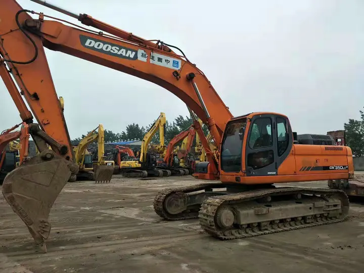 Large Used Excavator Doosan DX350LC High Quality 35 Ton Dx350 Crawler Digger in Good Condition for Sell