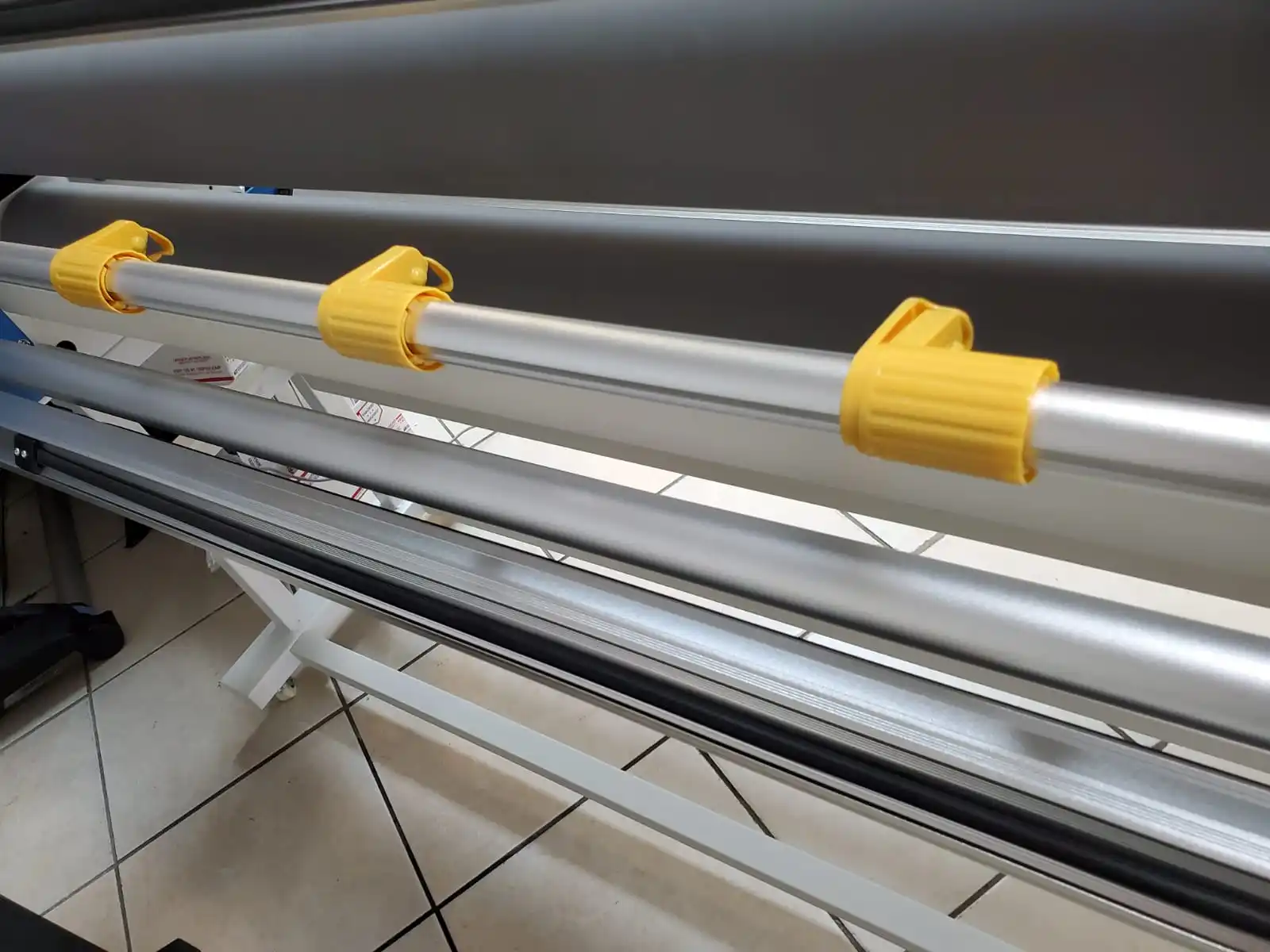 Laminating width less than 1580mm automatic hot cold laminator laminating machine for advertising company use