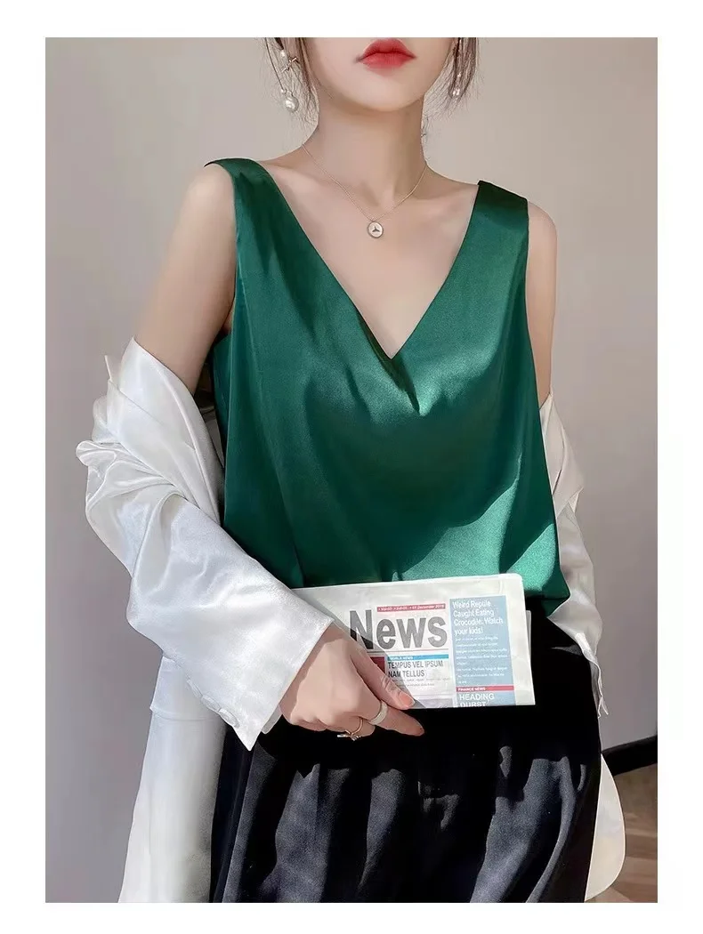 Newest wholesale high quality luxury ladies mulberry silk halter tank top vest women