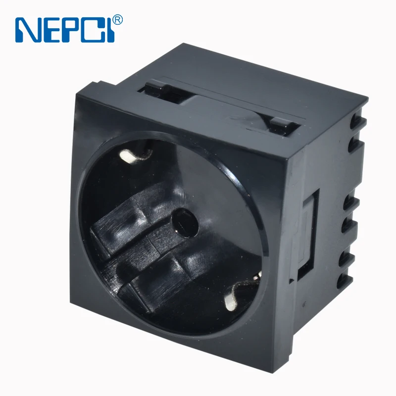 Factory price German Schuko Socket 16 A 250 V Series wall power outlet tamper resistant 45*45mm PC white