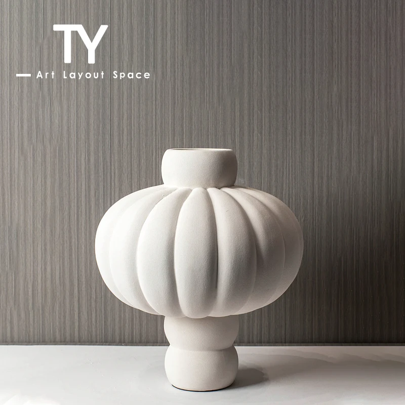 Simple modern sales office model room project department hotel lobby soft furnishings ceramic flower vase ornaments