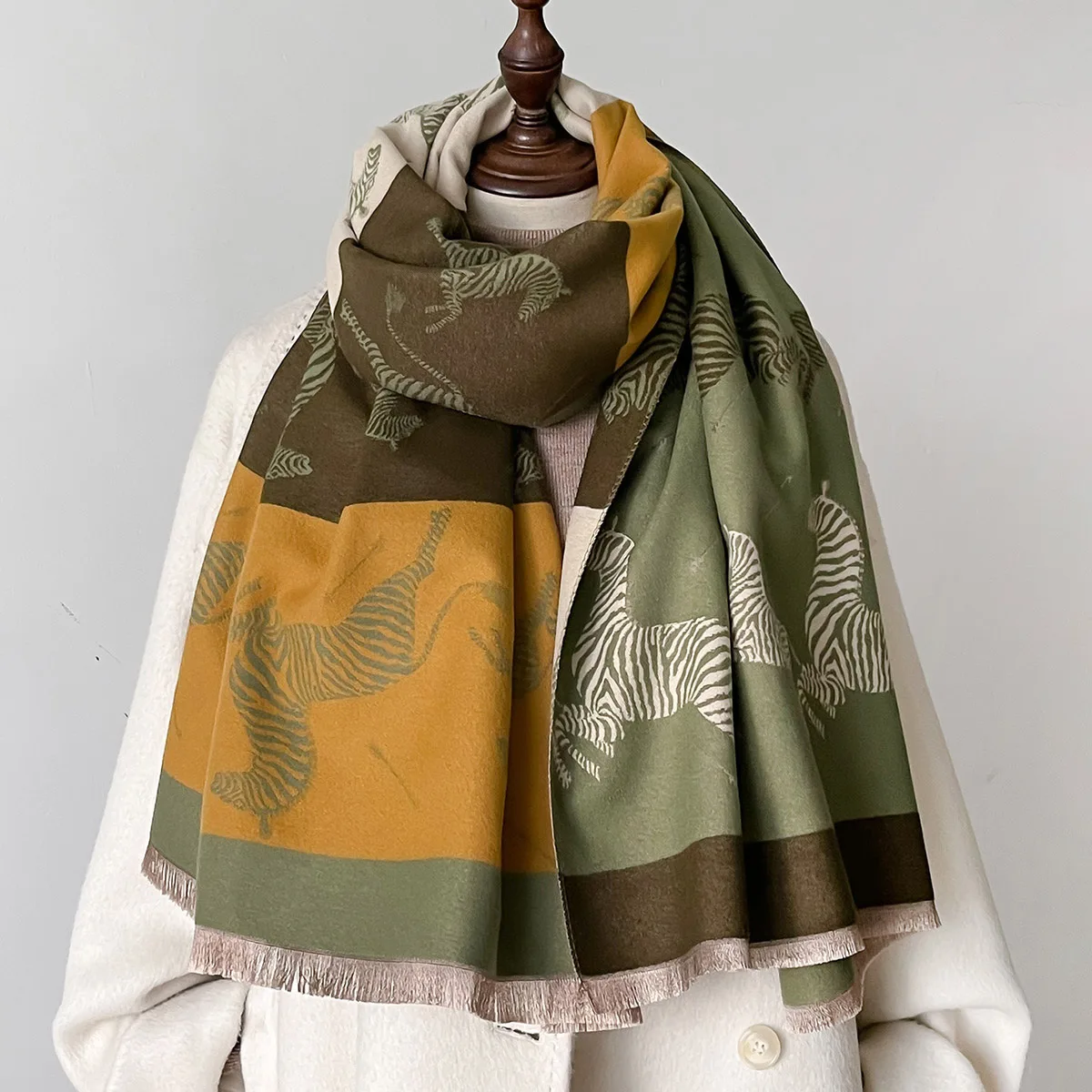 2024 Fashion Soft Colorful Horse Design Scarf Women Girls Winter Cashmere Animal Jacquard Pashmina Shawls Wrap Scarves