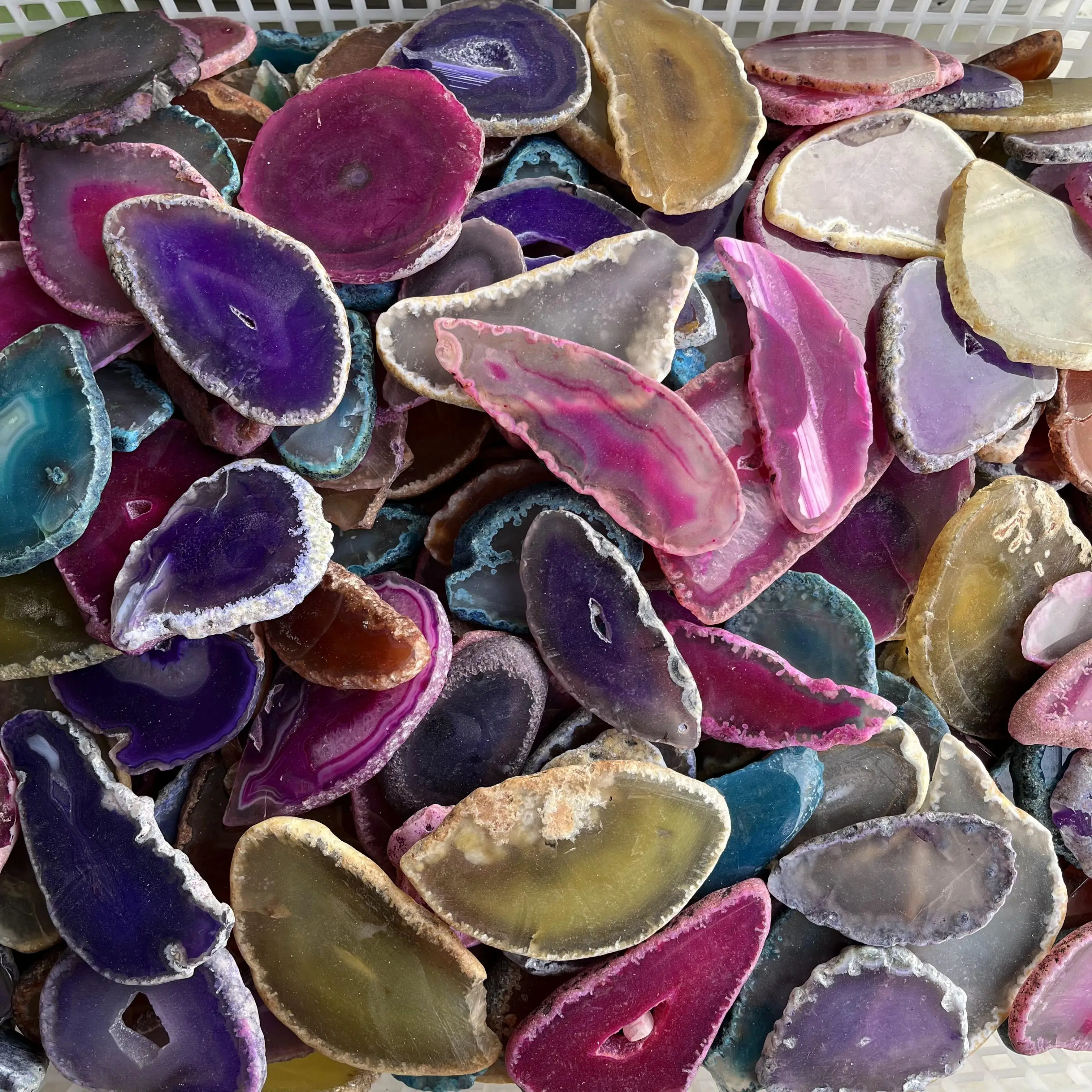 Bulk wholesale natural quartz crystal agate slice stone aura colorful agate geode quartz slices coaster
