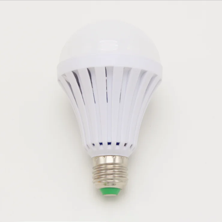 Super bright 5w 7w 9w 12w 15w emergency rechargeable led light bulb for night fishing restaurant family power outage