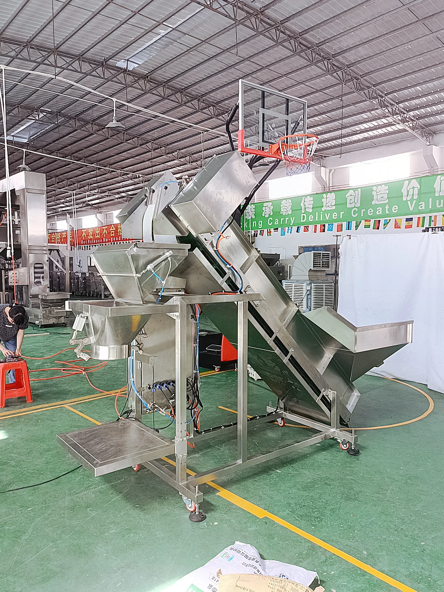 Customized auto 5kg 10kg 25kg single head belt linear weigher potato onion belt filling packing machine