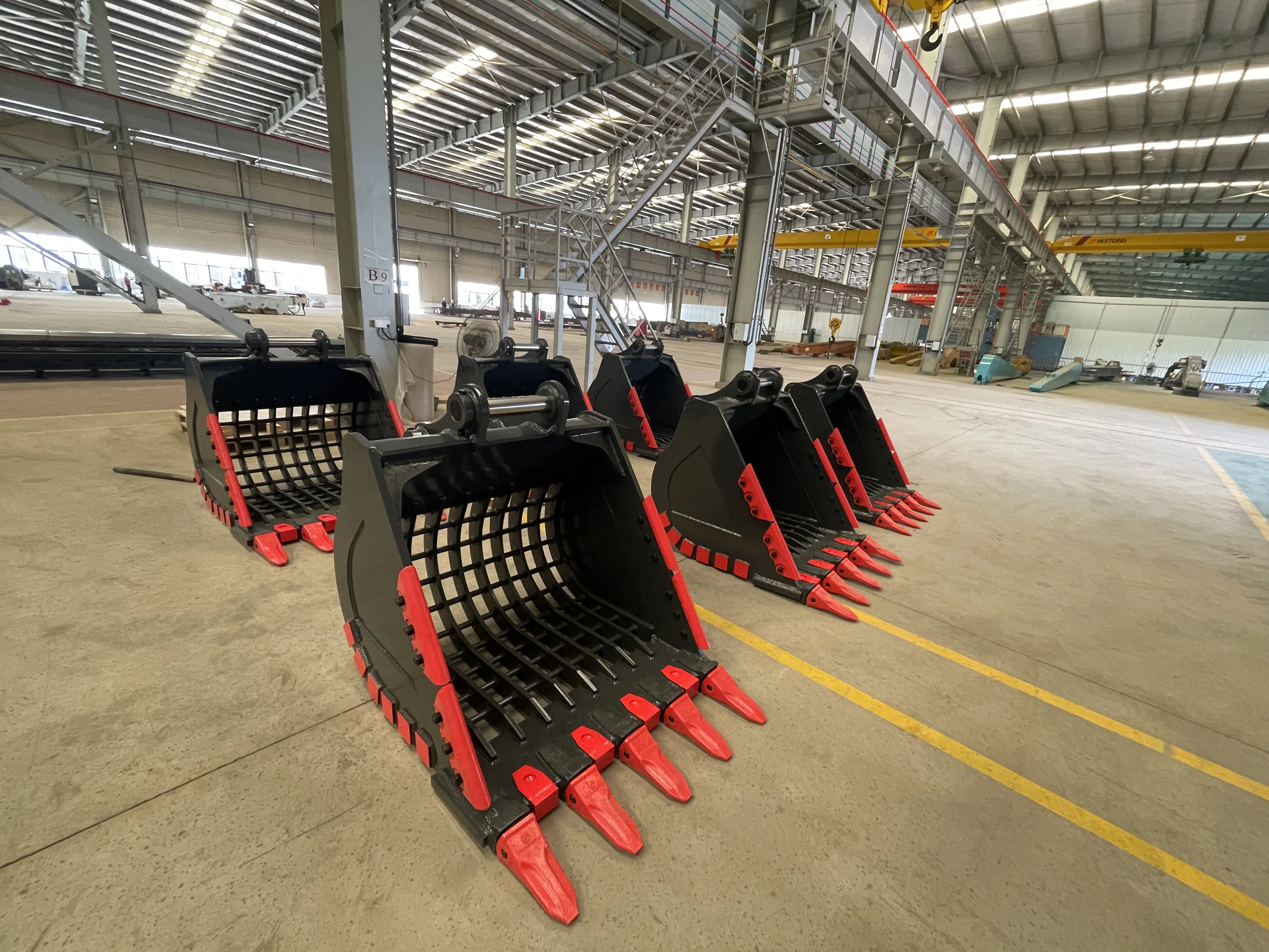 Factory Supply Excavator Skeleton Bucket Sieve Bucket Q355B/ Hardox 1-5 CBM for CAT PC JCB ZX