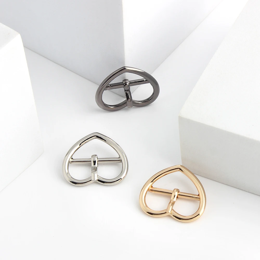 Fashion Design Hardware Accessories Alloy Heart Shape Belt Buckle Strap Belt Ajustable Pin Buckle For Belt/Shoe/Bag