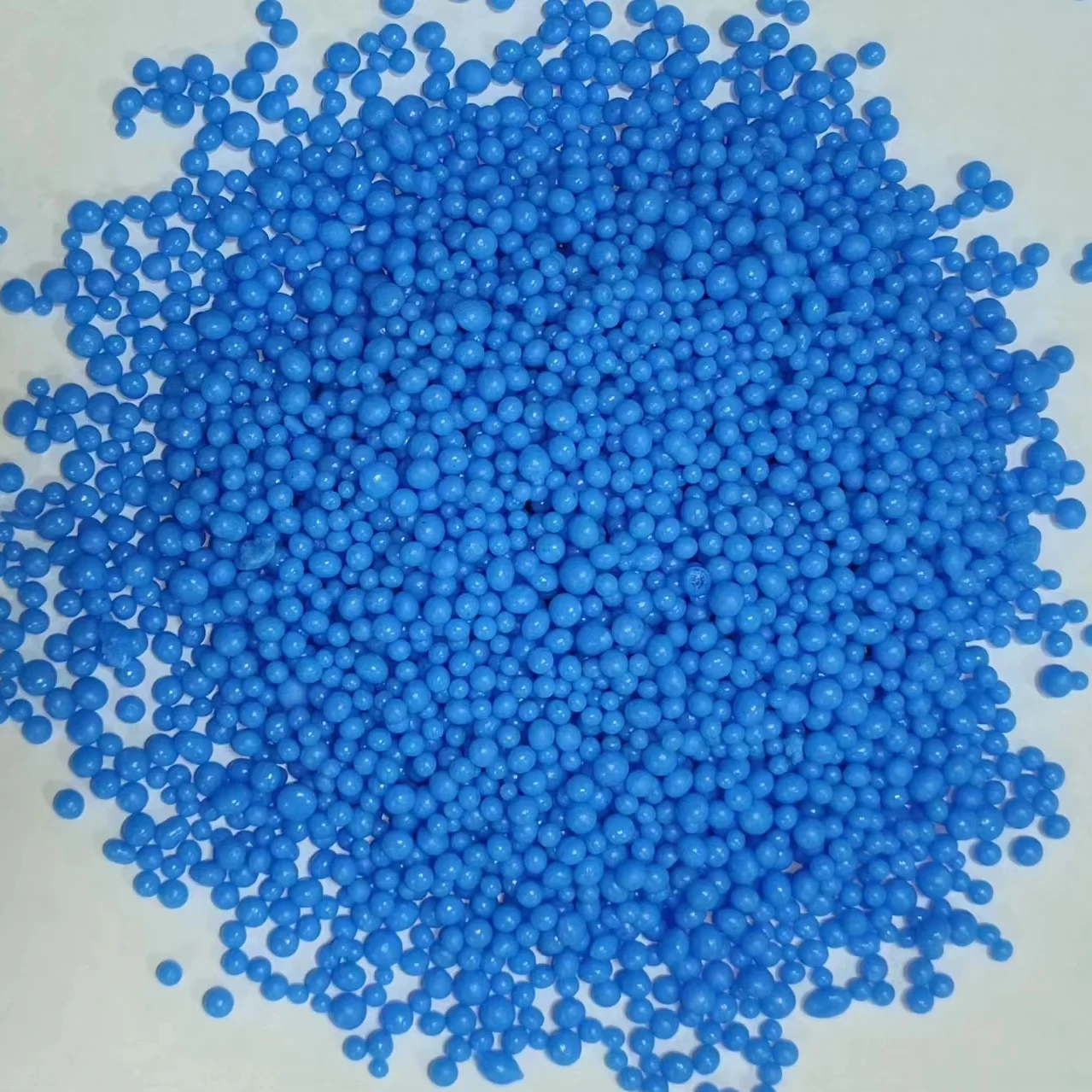 Soluble  NPK(S)+B+Zn  20-20-20 fertilizer contains sulphur, boron  fuels plant growth and development.