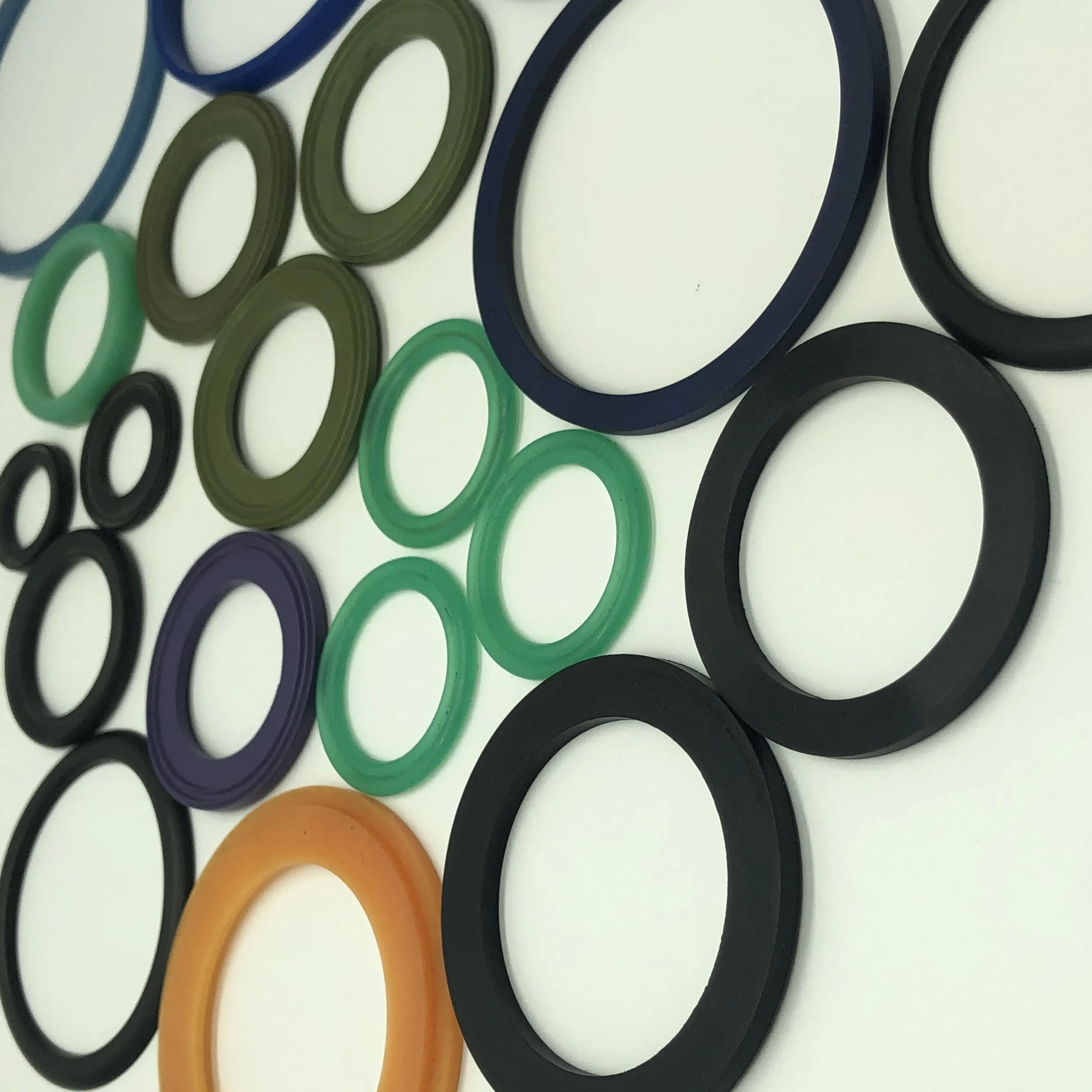 Резиновые прокладки, устойчивые к высоким температурам, химическим воздействиям и маслостойкости, атмосферным воздействиям и озону